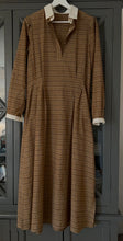 Indlæs billede til gallerivisning Brown Dresss